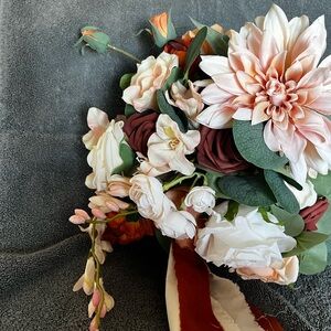 Artificial floral bouquet